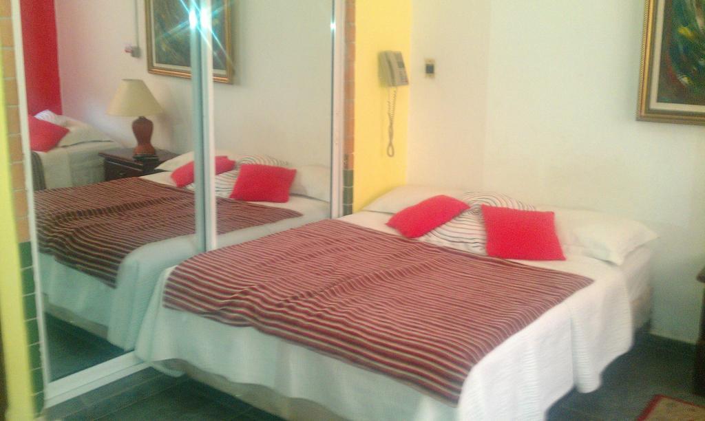 Hotel Navarro Santo Domingo Zimmer foto